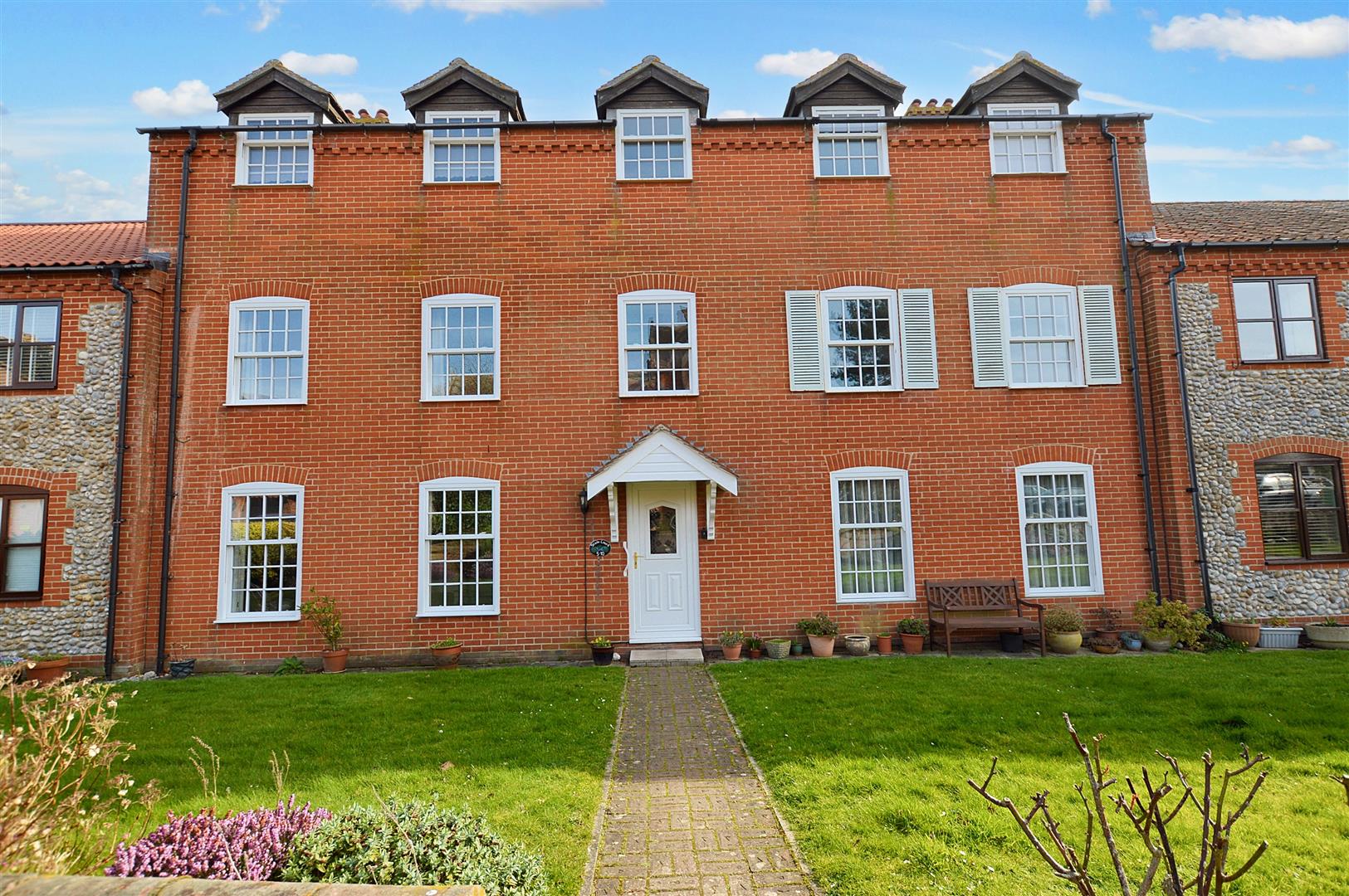 Runton House Close, West Runton, Cromer - Arnolds Keys