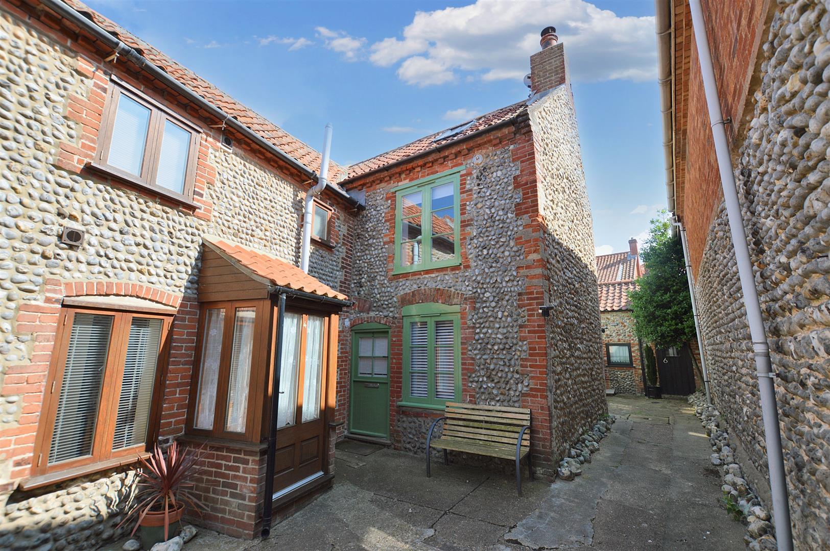 Angel Yard, Sheringham - Arnolds Keys