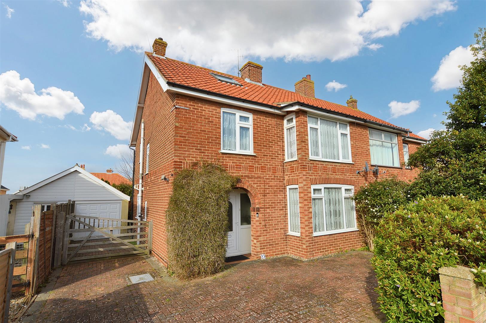 Heath Road, Sheringham - Arnolds Keys