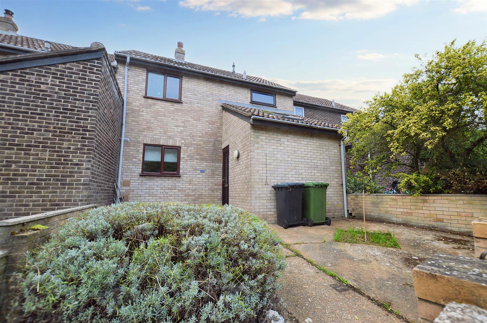 Meadow Close, Cromer - Arnolds Keys