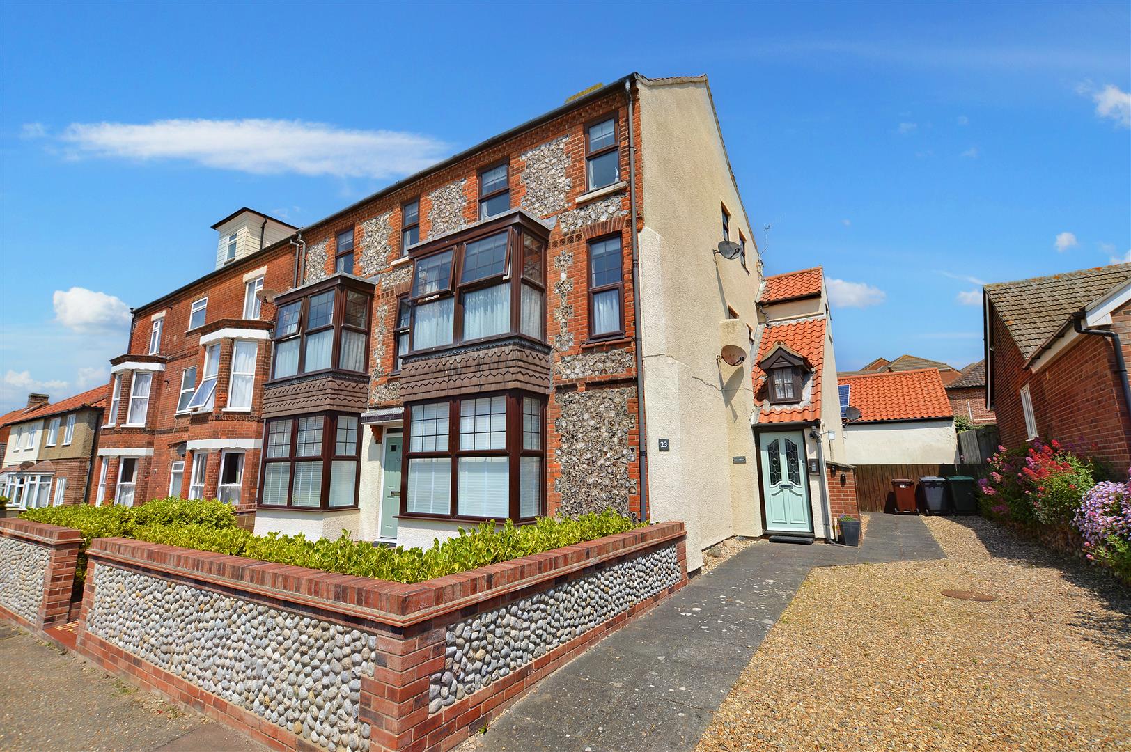 Cliff Road, Sheringham - Arnolds Keys