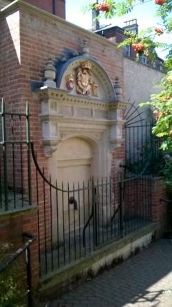 Statue Gybsons Conduit
